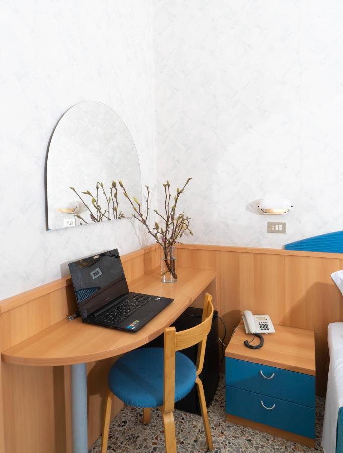 Hotel Sampaoli 벨레지아아지마리나 외부 사진