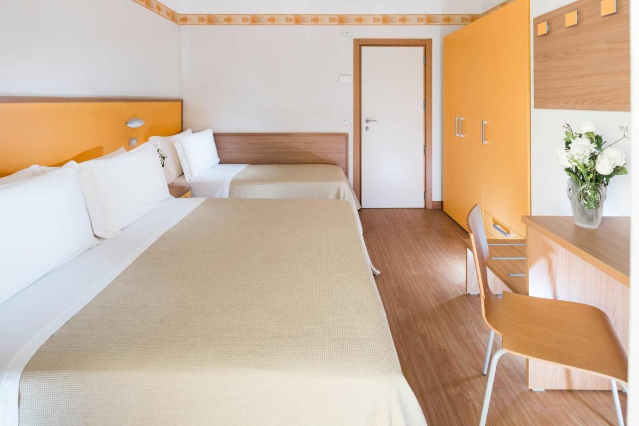 Hotel Sampaoli 벨레지아아지마리나 외부 사진