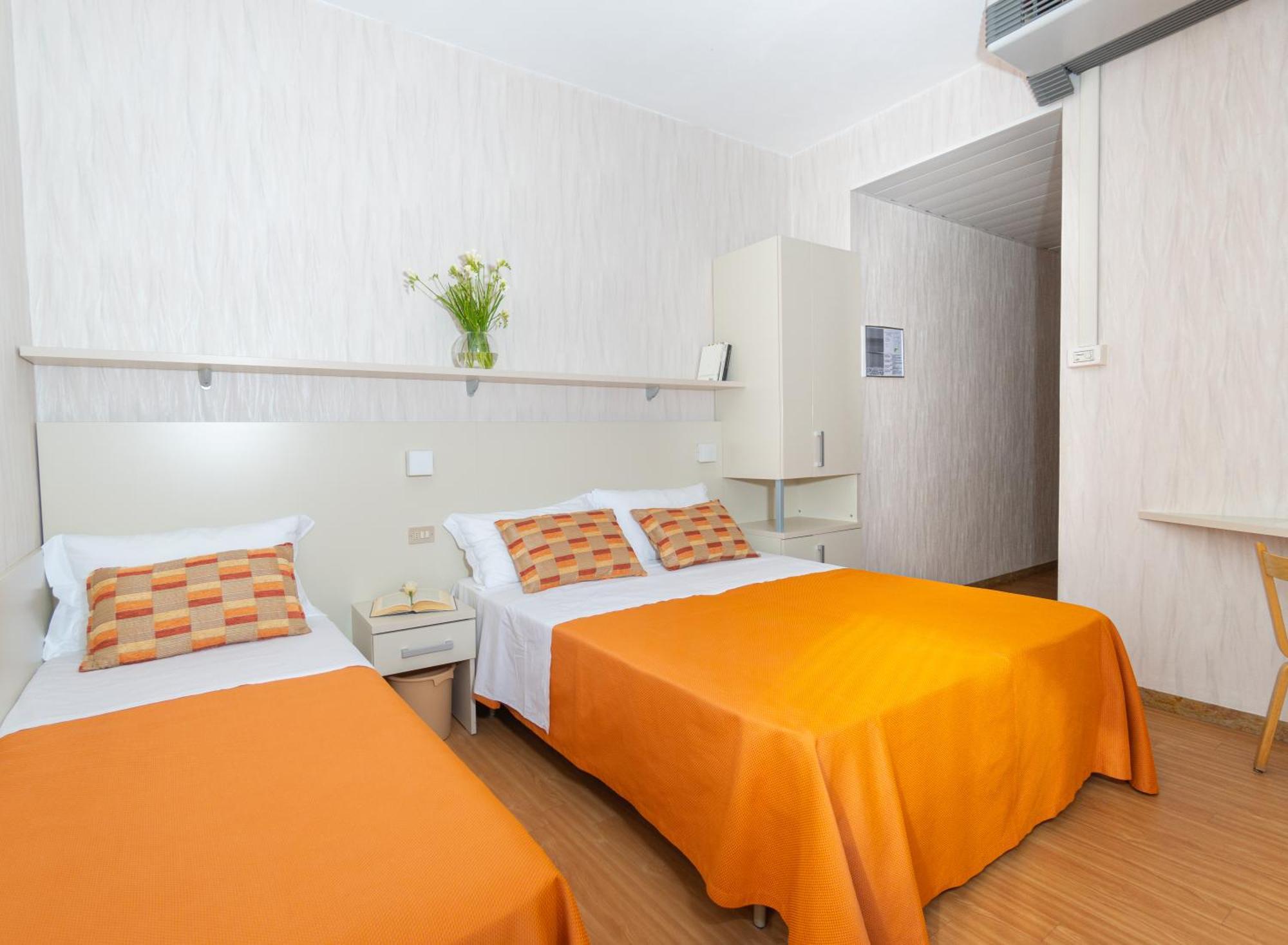 Hotel Sampaoli 벨레지아아지마리나 외부 사진