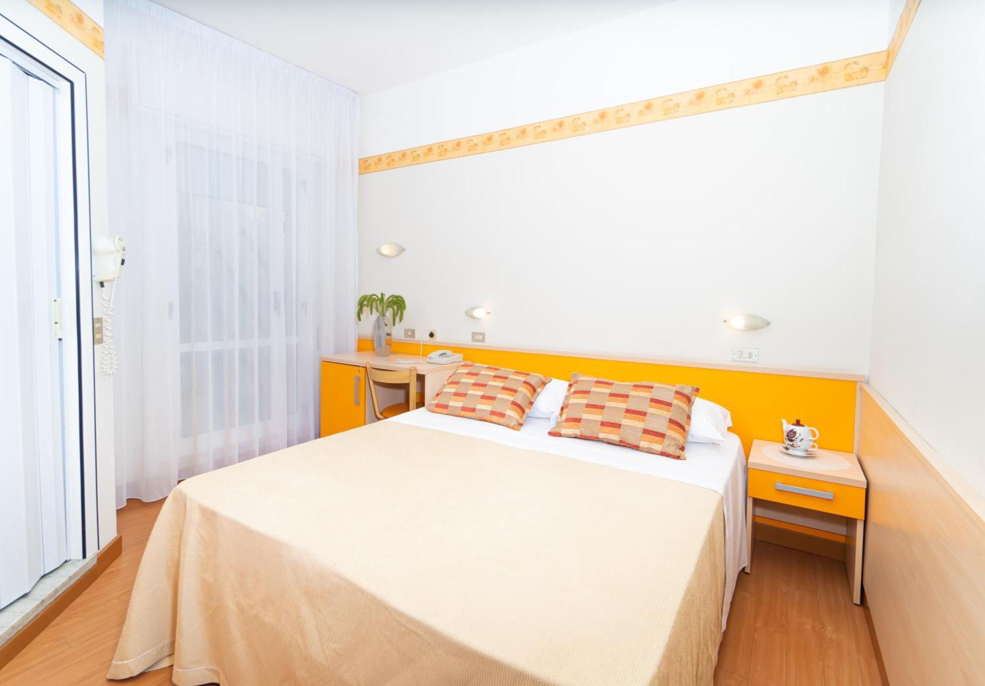 Hotel Sampaoli 벨레지아아지마리나 외부 사진