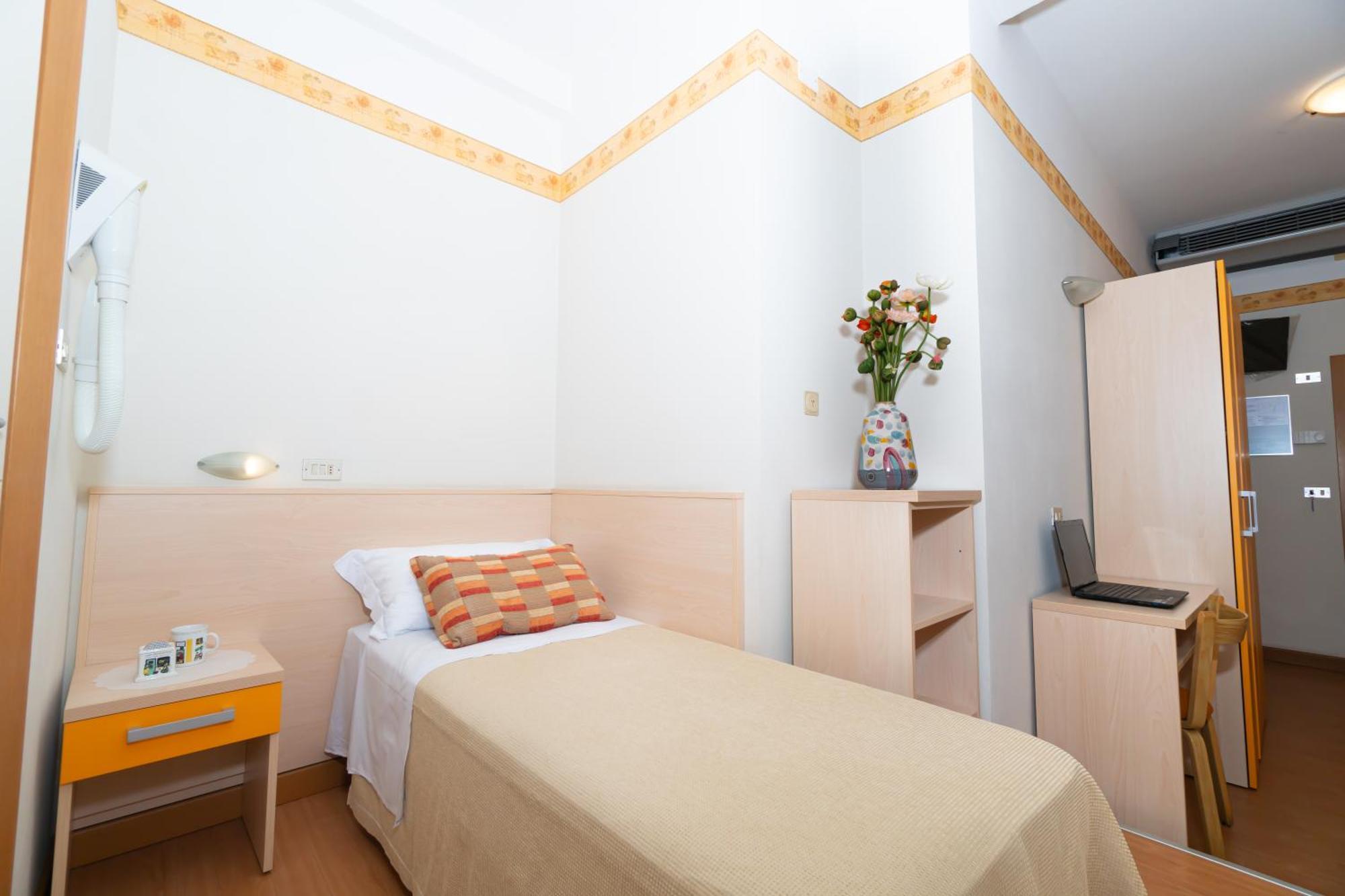Hotel Sampaoli 벨레지아아지마리나 외부 사진