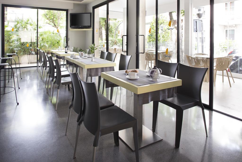 Hotel Sampaoli 벨레지아아지마리나 외부 사진