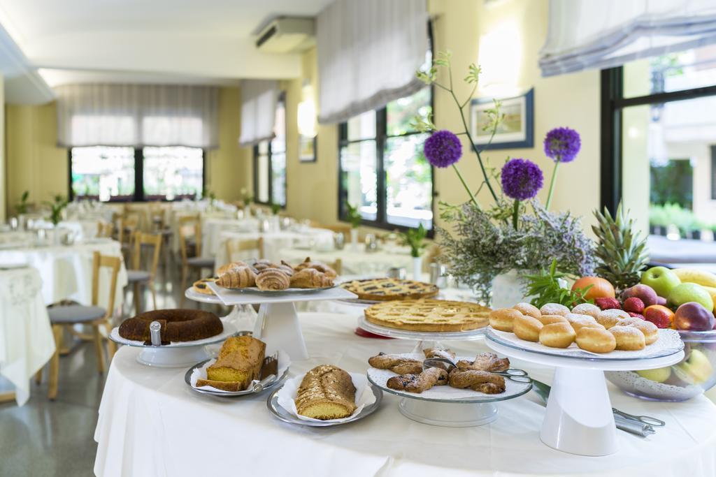 Hotel Sampaoli 벨레지아아지마리나 외부 사진