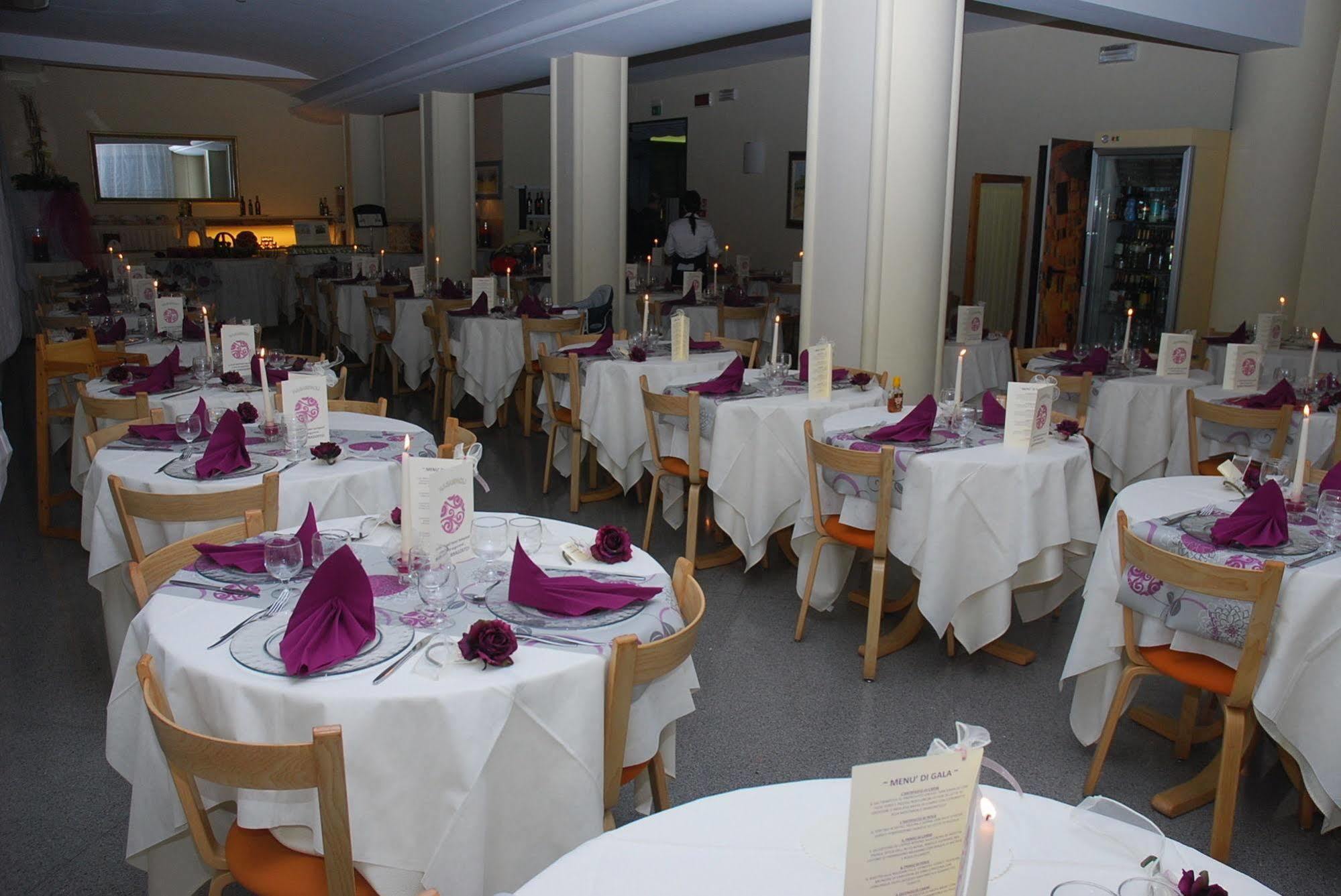 Hotel Sampaoli 벨레지아아지마리나 외부 사진